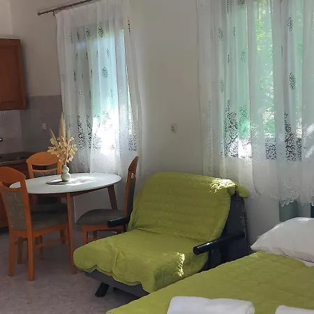 Apartment Klara Draga Bascanska
