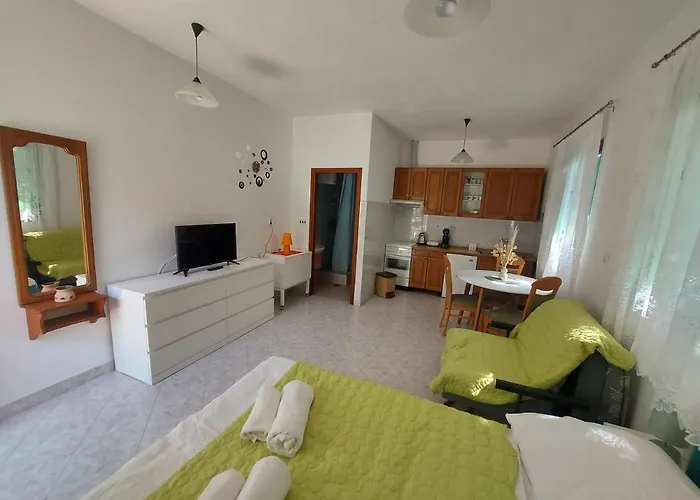 Klara Apartment Draga Bašćanska